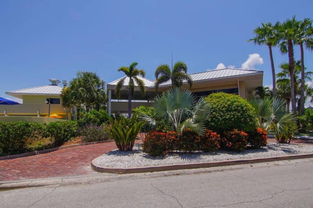Sea Spray, Studio 114, Beach Steps Away! Pool+Wifi Ruskin Exterior foto